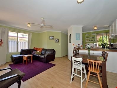 9/10 Elanora Drive, Cooloongup WA 6168