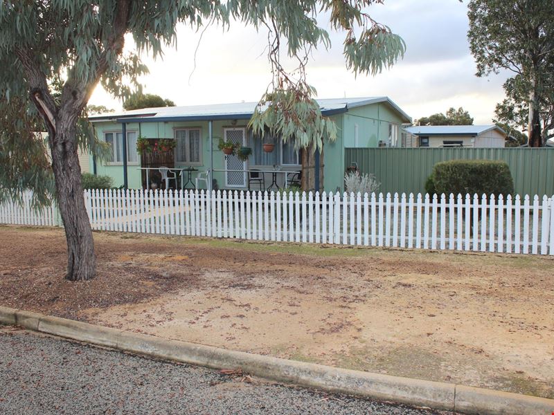 22 Anderson St, Dowerin WA 6461