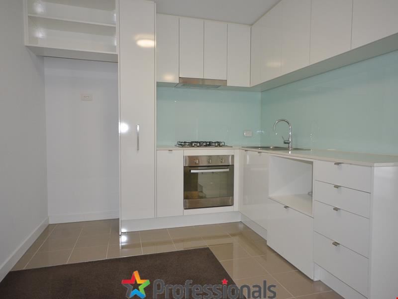 203/17 Malata Crescent, Success WA 6164