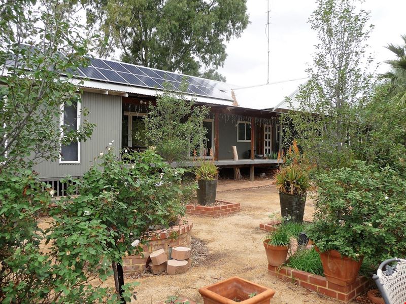 58 NEWCASTLE STREET, York WA 6302