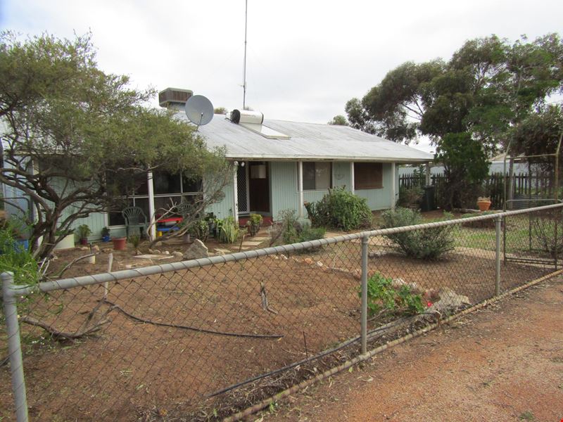 26 Railway Avenue, Nungarin WA 6490