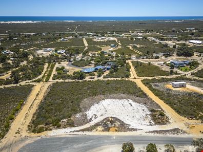 175 Sandstone Place, Karakin WA 6044