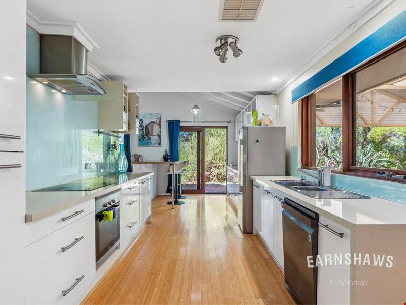 11 Daleview Close, Glen Forrest WA 6071