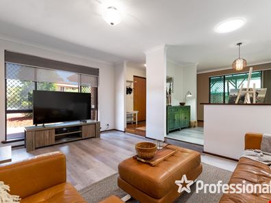15 Chancery Lane, Alexander Heights WA 6064