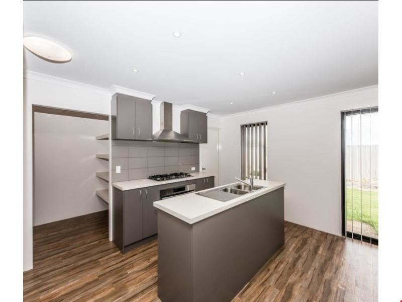 12 Swell Terrace, Glenfield WA 6532
