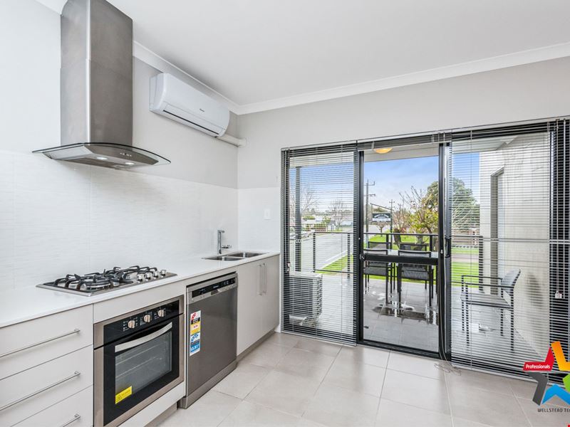 4/4 Broadway, Bassendean WA 6054