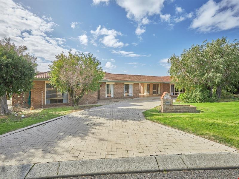1 Browning Way, Lake Coogee WA 6166