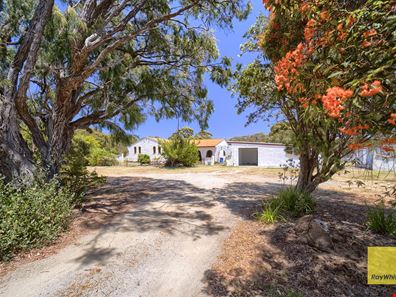 694 Frenchman Bay Road, Little Grove WA 6330