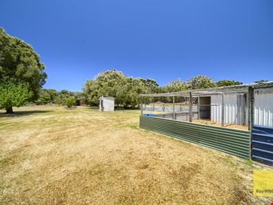 694 Frenchman Bay Road, Little Grove WA 6330