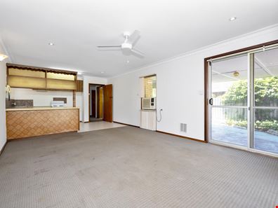 2/18 Clyde Place, Mandurah WA 6210