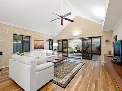 18 Eucla Court, North Fremantle WA 6159