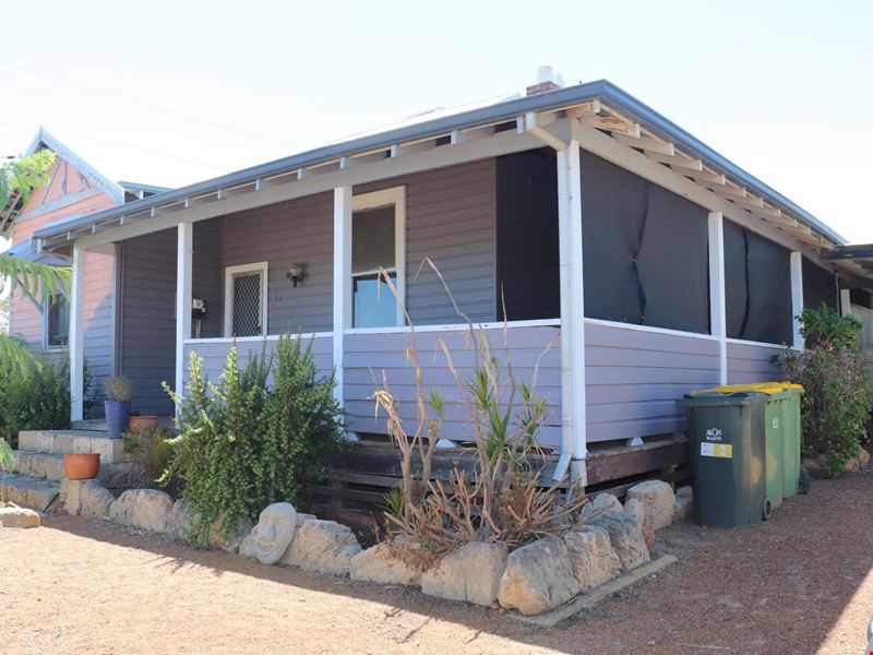 17 Stickland Street, Wongan Hills WA 6603