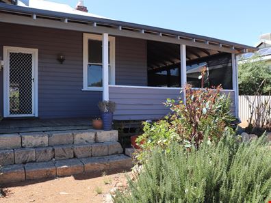 17 Stickland Street, Wongan Hills WA 6603