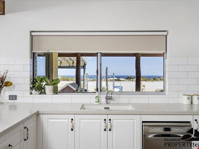 105 Wittenoom Circle, White Peak WA 6532