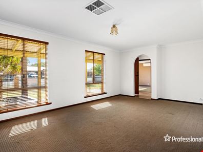 8 O'Connor Way, West Lamington WA 6430