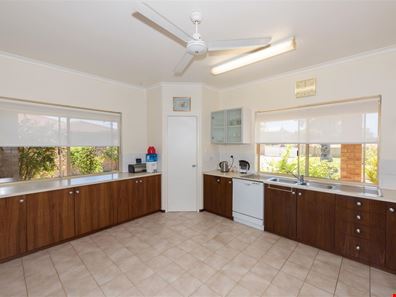 11 Tulloch, Dongara WA 6525