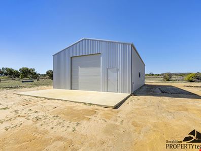 156 Hall Road, Waggrakine WA 6530