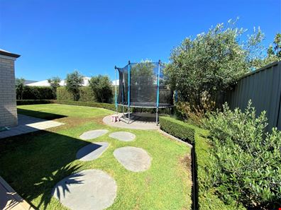 15 Egyptian Street, Kealy WA 6280