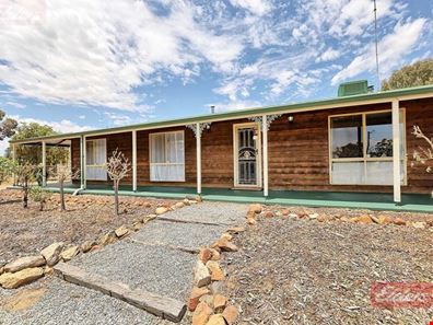 23 Eliot Street, Pingelly WA 6308
