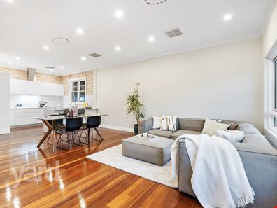 17 North Lake Road, Alfred Cove WA 6154