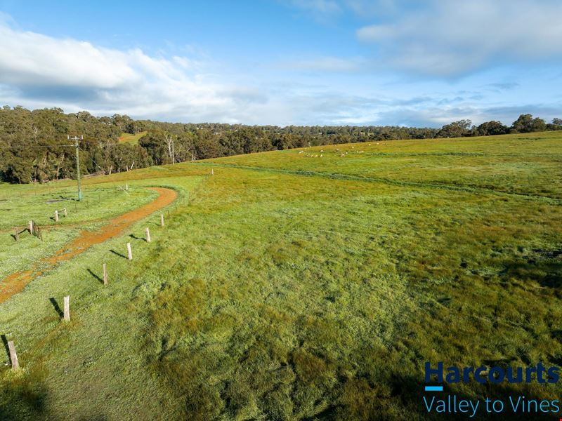 599/ McGlew Road, Lower Chittering WA 6084