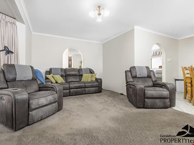 48 Chapman Valley Road, Waggrakine WA 6530