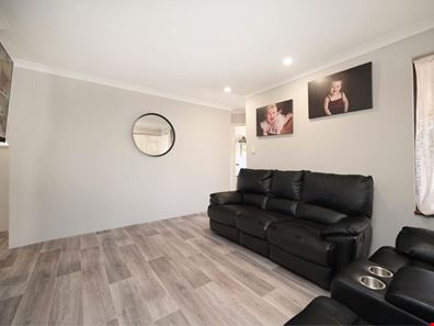 15 Chiba Retreat, Merriwa WA 6030