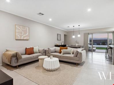 8 Fawcett Road, Lake Coogee WA 6166