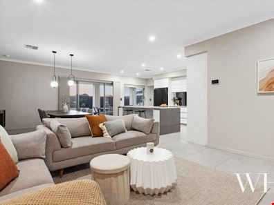 8 Fawcett Road, Lake Coogee WA 6166