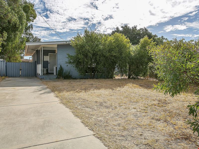 77 Beaconsfield Avenue, Midvale WA 6056