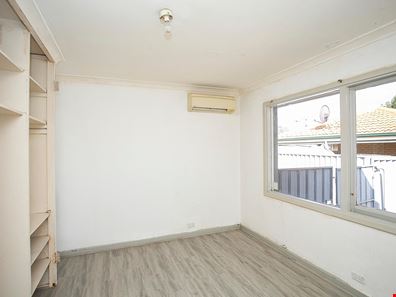 77 Beaconsfield Avenue, Midvale WA 6056