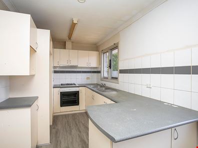 77 Beaconsfield Avenue, Midvale WA 6056