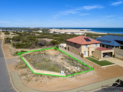 40 Columbus Boulevard, Wandina WA 6530