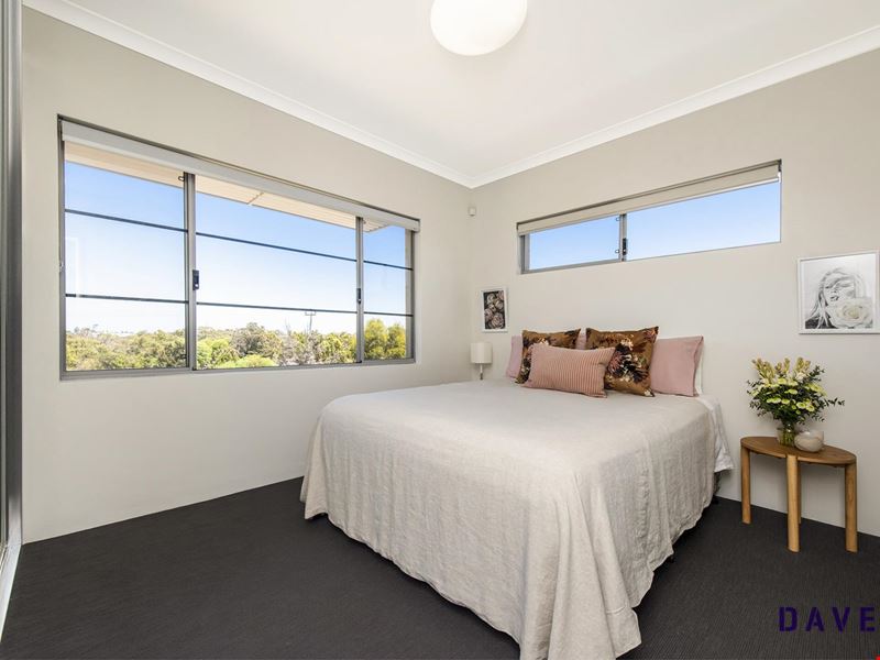 4/17 Emerald Way, Carine