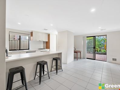 21/1 Mariners Cove Drive, Dudley Park WA 6210