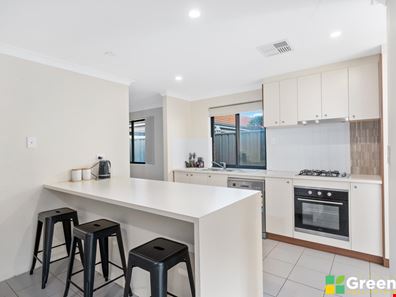 21/1 Mariners Cove Drive, Dudley Park WA 6210