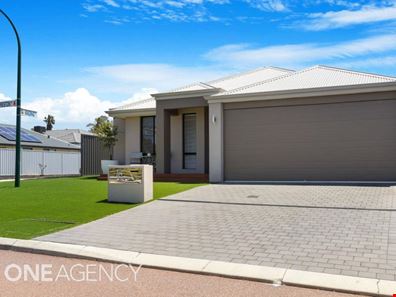18 Preston Drive, Lake Coogee WA 6166