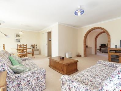 19 Indooroopilly Place, Connolly WA 6027