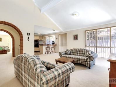 19 Indooroopilly Place, Connolly WA 6027