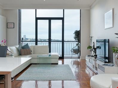 102/173 Mounts Bay Road, Crawley WA 6009