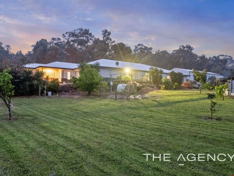 120 Osmond Glen, Sawyers Valley WA 6074