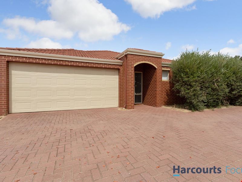 2/11 Longhurst Way, Queens Park WA 6107