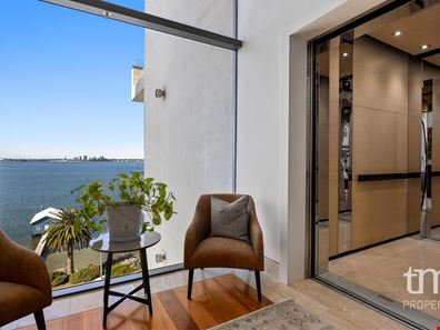 9/8 Mounts Bay Road, Crawley WA 6009