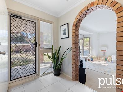 11 Tangney Crescent, Samson WA 6163