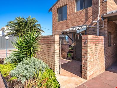 1/35A Halls Head Parade, Halls Head WA 6210