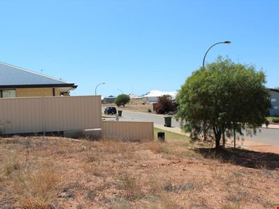 42 Fairway Bend, Northam WA 6401