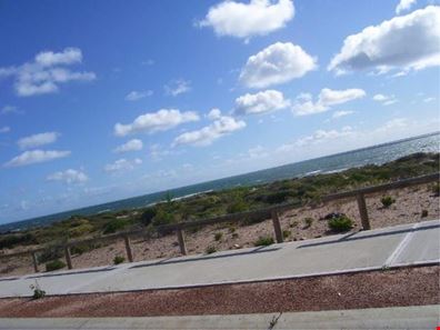 10 GREY CLOSE, Dongara WA 6525