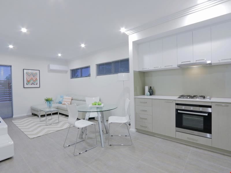 4/190 Ravenswood Drive, Nollamara WA 6061