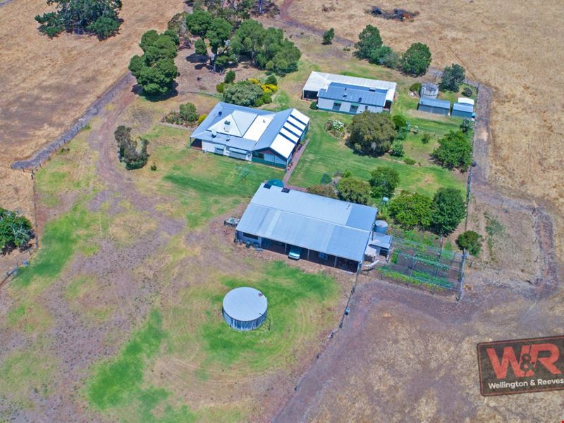 182 Boyup Road, Forest Hill WA 6324