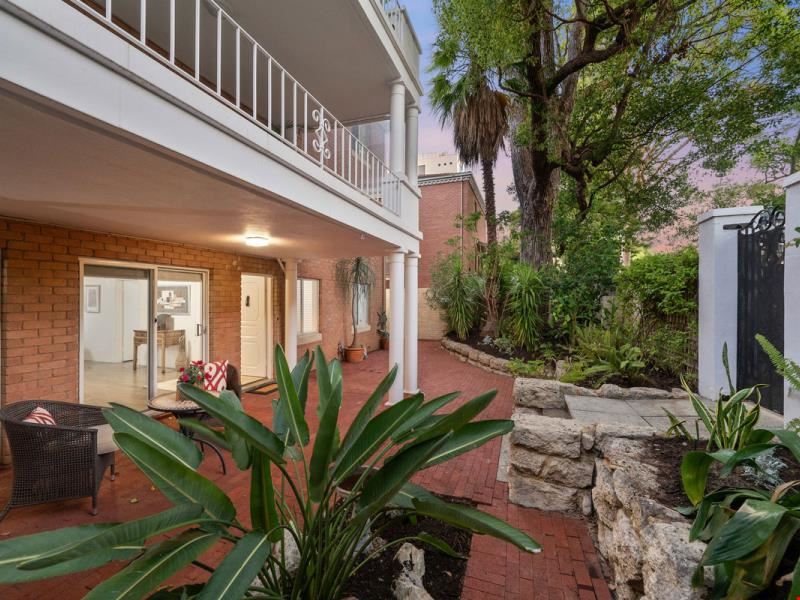 6/12 Wingfield Avenue, Crawley WA 6009